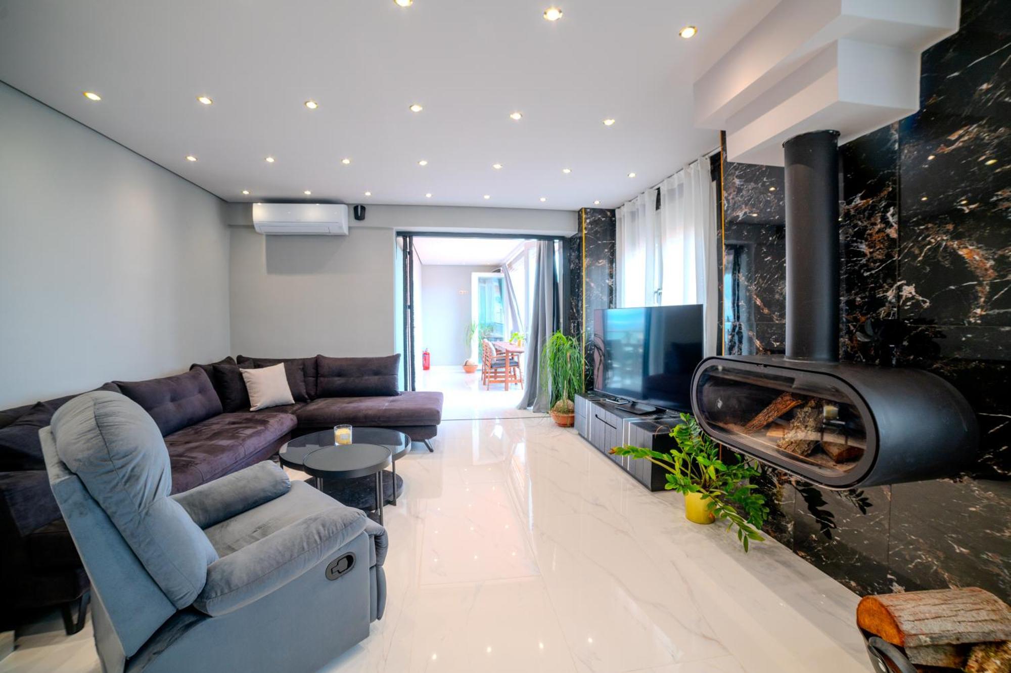 Auralux Apartment