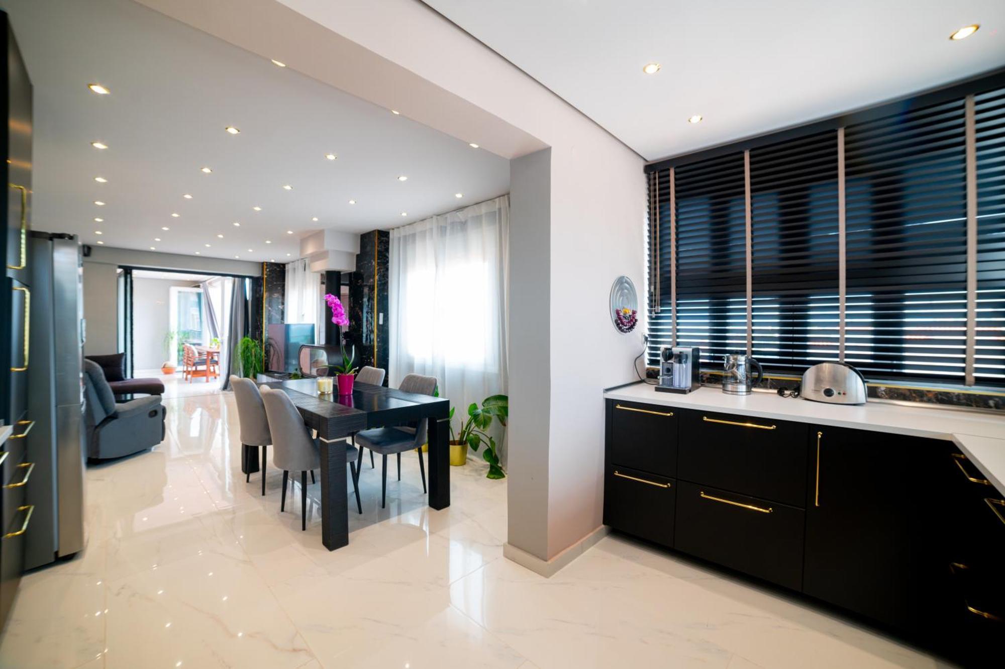 Auralux Apartment *